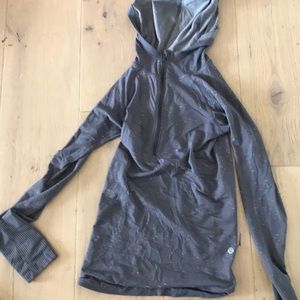 LULULEMON GREY ACTIVE JACKET